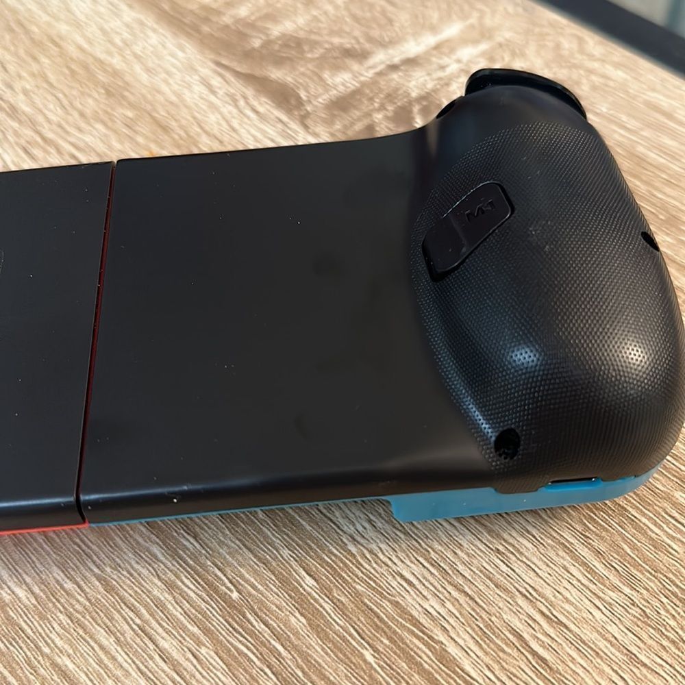 iOS/Android Bluetooth Controller for Smartphones, PS4/5 Remote Play, Emulators - Picture 7 of 13